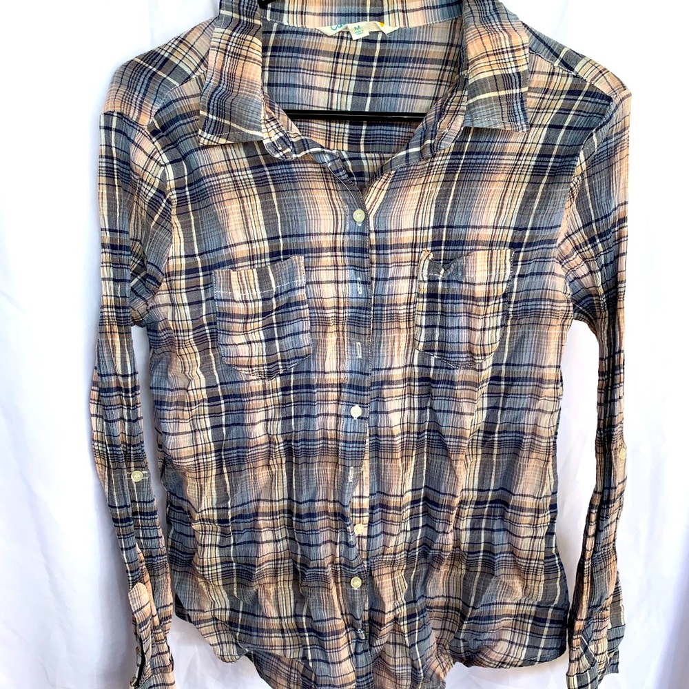 Women’s lightweight plaid top